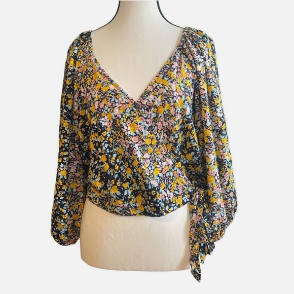 BCBGeneration Cropped-Wrap-Womens-Floral Size M - Picture 1 of 7